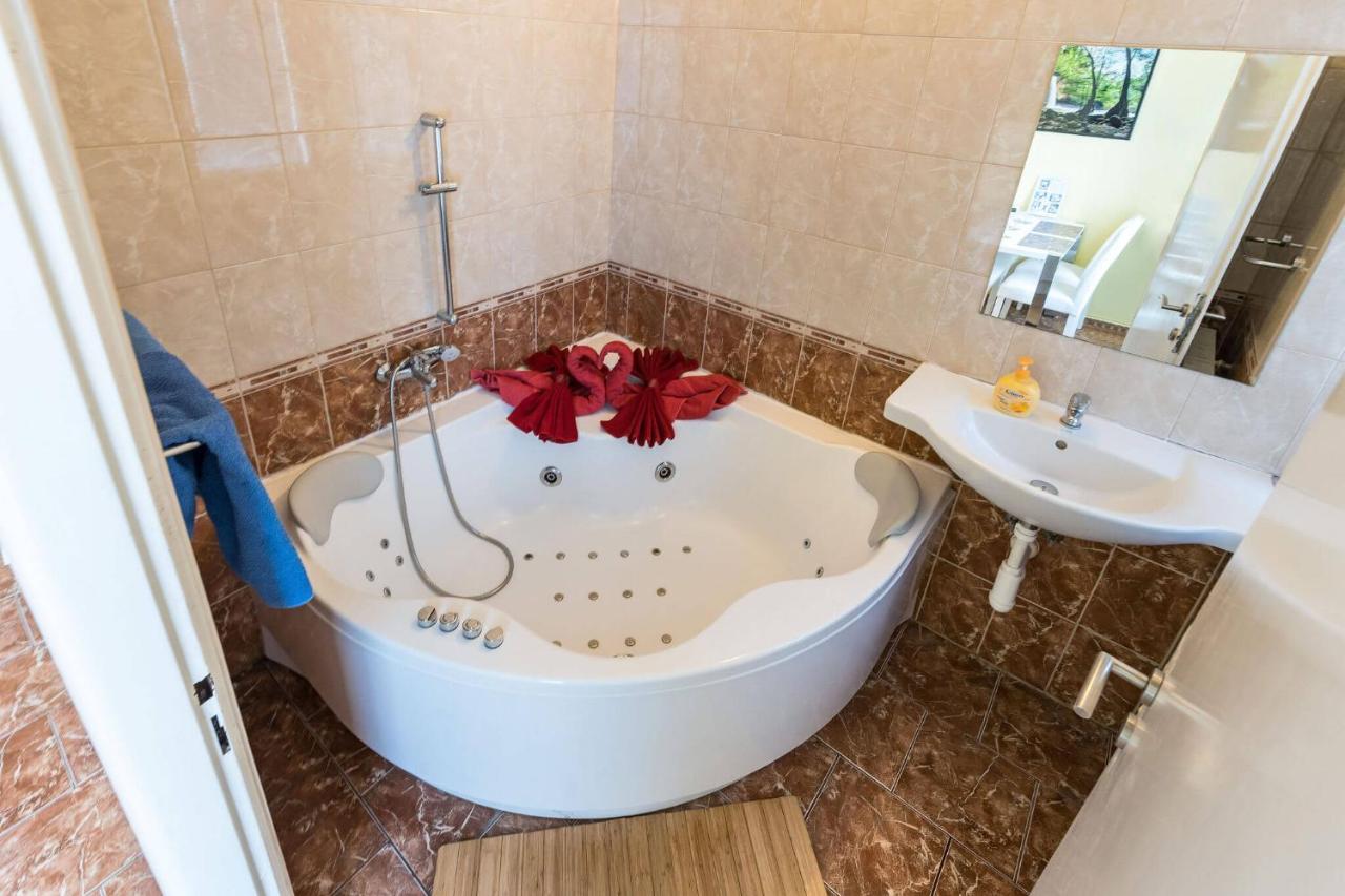 Apartman Exclusive Prague Whirlpool Exteriör bild